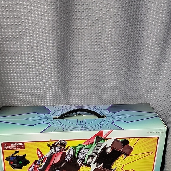 Voltron 30th Anniversary  Collector's Set - Picture 3 of 10